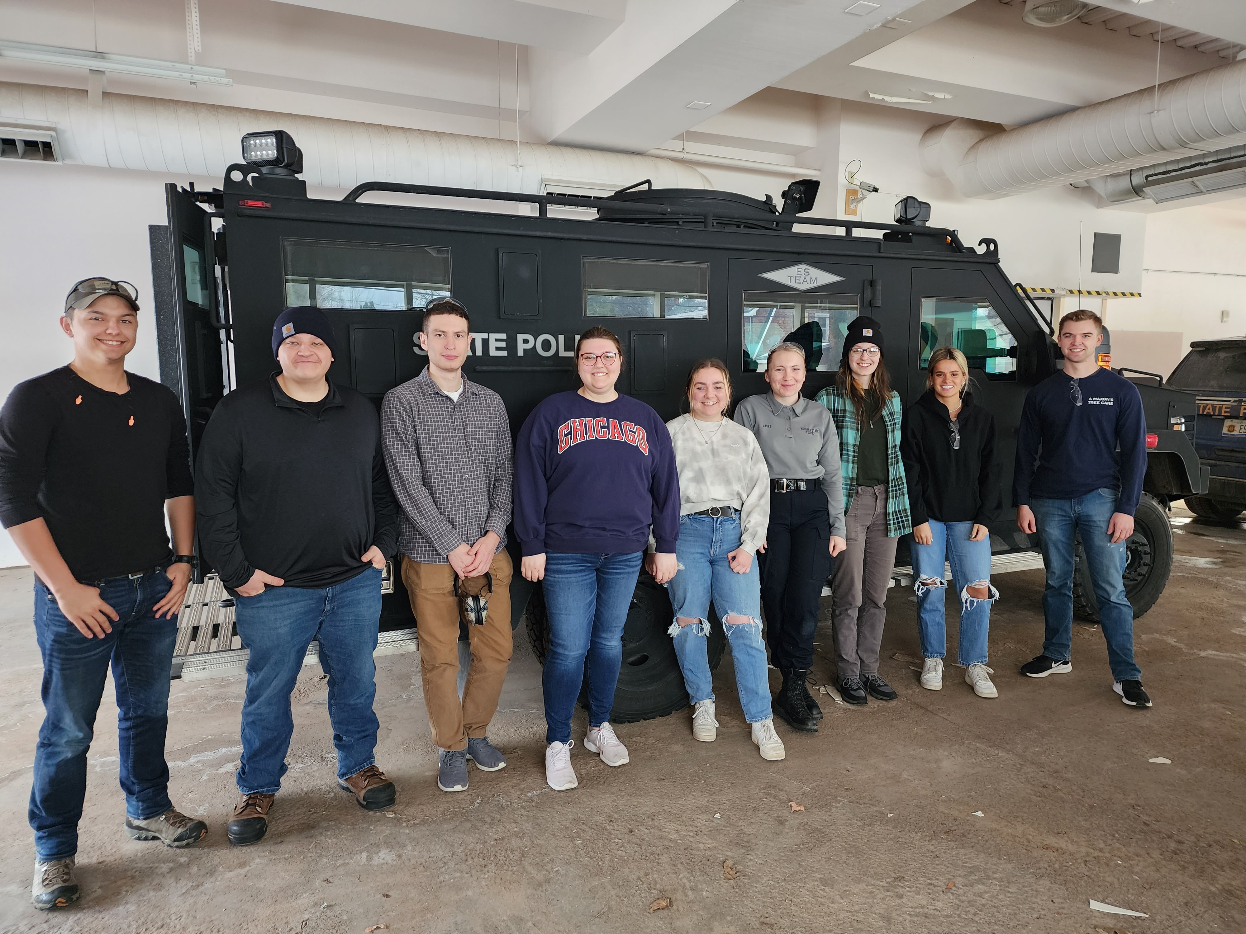 Students in front of an ES Team vehicle (Chris MacMaster photo)